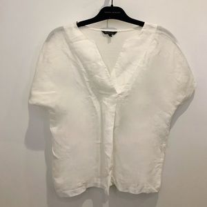 White v-neck short sleeve blouse/tee